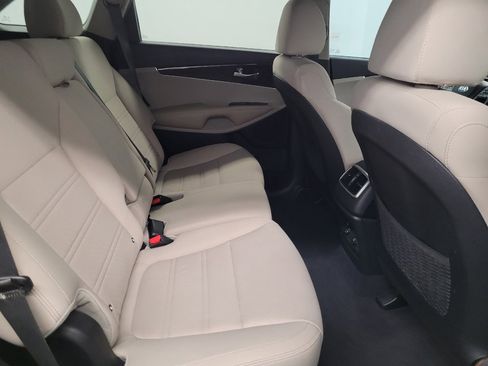 Used 2020 Kia Sorento LX w/ LX I4 Convenience Package FWD image 19