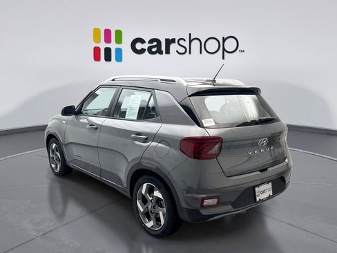 Used 2023 Hyundai Venue Limited image 3