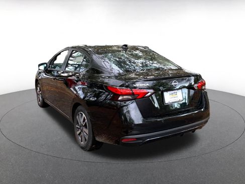 Used 2025 Nissan Versa SV image 5