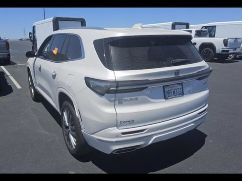 Used 2025 Buick Enclave Avenir w/ Super Cruise Package AWD/4WD image 5