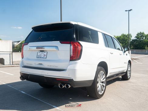 Used 2021 GMC Yukon XL Denali w/ Denali Premium Package AWD/4WD image 7
