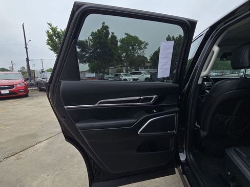 Used 2025 Kia Telluride S FWD image 25