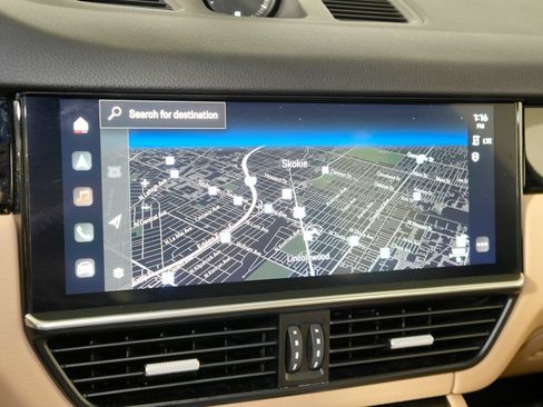 Certified 2023 Porsche Cayenne w/ Premium Package AWD/4WD image 28