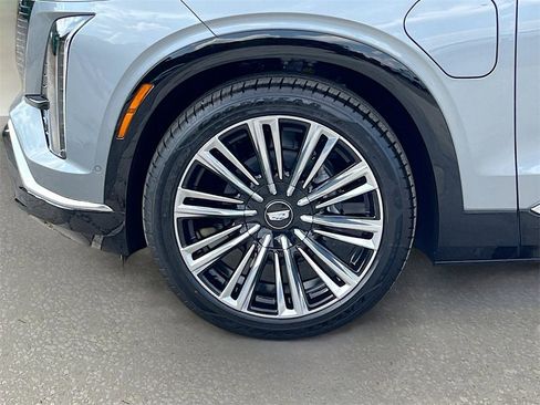 New 2026 Cadillac Vistiq Premium Luxury w/ LPO, Floor Liner Package image 29