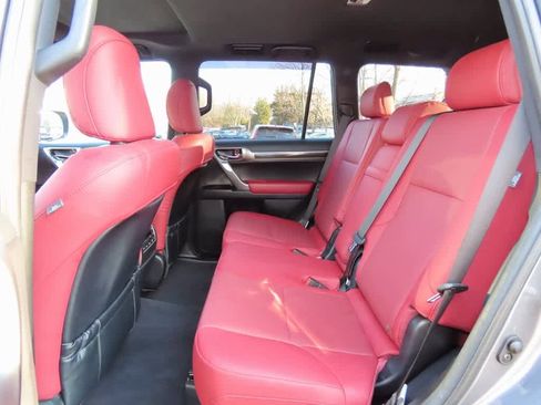 Used 2023 Lexus GX 460 Premium image 12