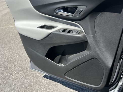 Used 2023 Chevrolet Equinox LS w/ LS Convenience Package image 12