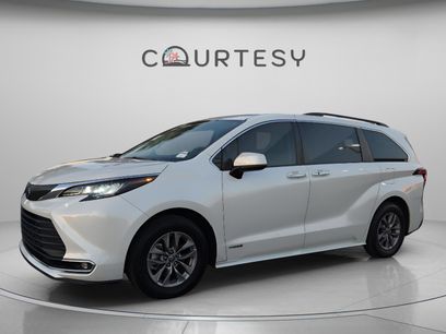 Used 2021 Toyota Sienna XLE
