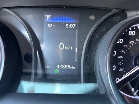 Used 2023 Toyota Camry SE w/ Protection Package (Q2) (TMS) FWD image 21