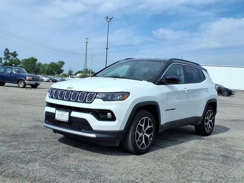 Used 2025 Jeep Compass Limited AWD/4WD image 3