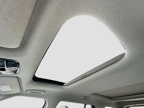 Used 2024 Hyundai Santa Fe Limited image 23