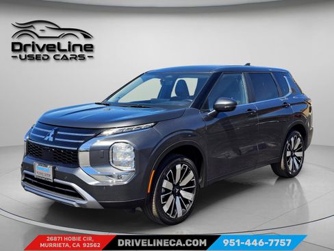 Used 2025 Mitsubishi Outlander SE AWD/4WD image 1