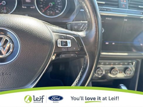 Used 2018 Volkswagen Tiguan SE w/ Panoramic Sunroof Package image 32