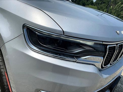 Used 2024 Jeep Wagoneer Series III image 28