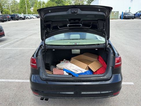 Used 2017 Volkswagen Jetta SE FWD image 16