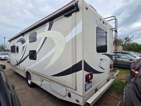 Used 2017 Ford E-450 and Econoline 450 Super Duty w/ Motorhome Prep Package RWD image 6