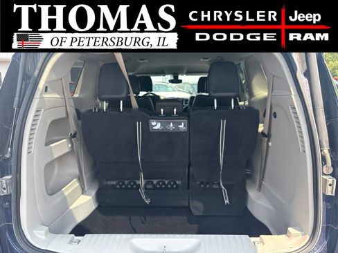 Used 2018 Chrysler Pacifica Touring-L Plus w/ Tire & Wheel Group FWD image 22