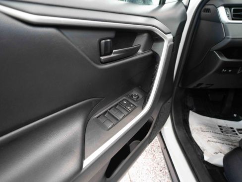 Used 2019 Toyota RAV4 LE w/ Carpet Mat Package AWD/4WD image 7