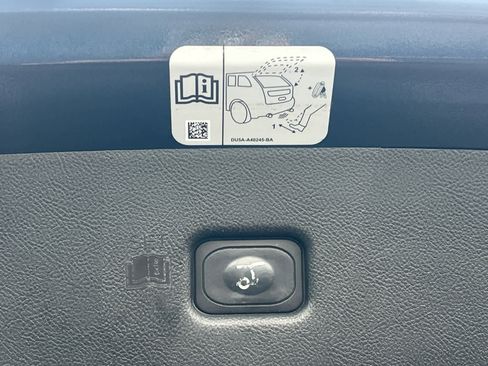 Used 2017 Lincoln MKX Reserve w/ Driver Assistance Package image 9