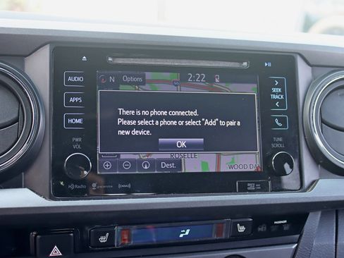 Used 2016 Toyota Tacoma TRD Sport AWD/4WD image 24