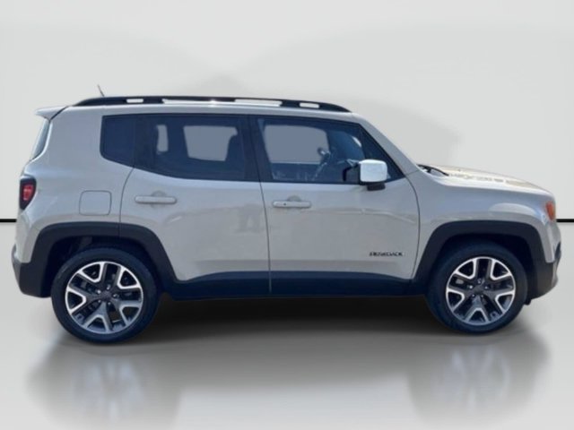 Used 2016 Jeep Renegade Latitude FWD image 8