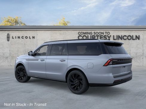 New 2026 Lincoln Navigator L Reserve AWD/4WD image 4