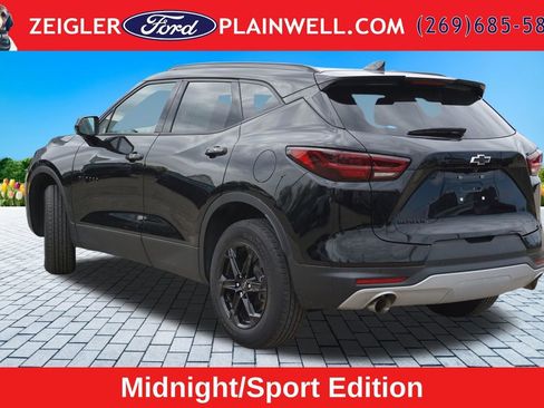 Used 2024 Chevrolet Blazer LT w/ Convenience Package FWD image 3