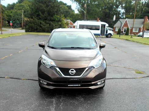Used 2017 Nissan Versa Note SR w/ SR Tech Package FWD image 2