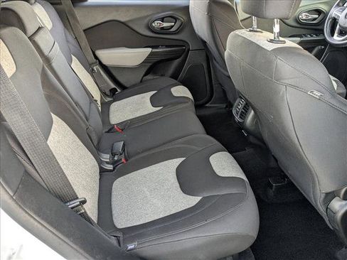 Used 2014 Jeep Cherokee Latitude image 19