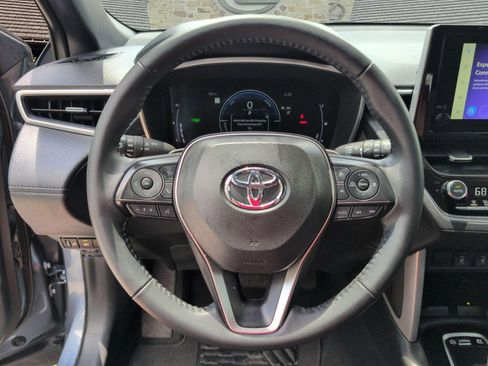 Used 2024 Toyota Corolla Cross AWD Hybrid w/ Convenience Package image 9