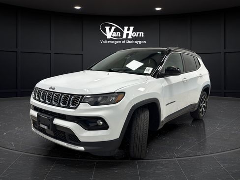 Used 2025 Jeep Compass Limited AWD/4WD image 3