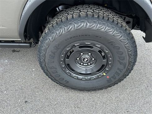 New 2025 Ford Bronco Badlands image 28