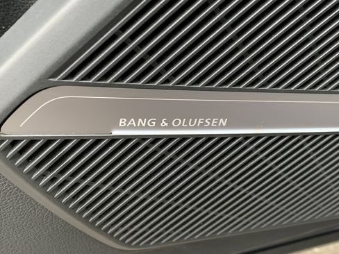 Certified 2022 Audi Q5 2.0T Premium Plus w/ Premium Plus Package image 9