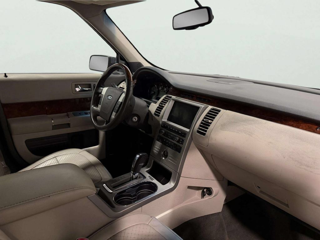 Used 2011 Ford Flex Limited FWD image 29