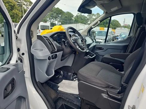 Used 2018 Ford Transit 150 XL RWD image 10