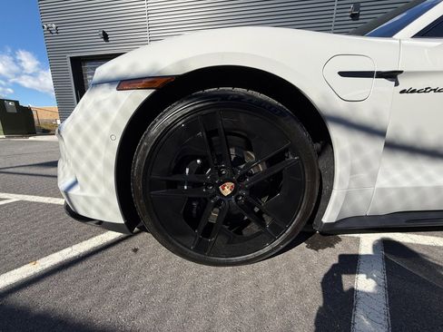 New 2026 Porsche Taycan GTS image 11