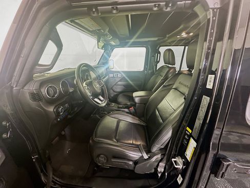 Used 2023 Jeep Wrangler Sahara w/ Cold Weather Group image 13