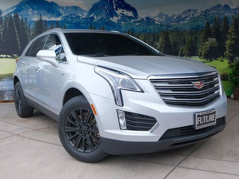 Used 2019 Cadillac XT5 FWD image 3
