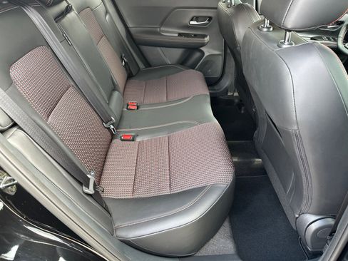 Used 2025 Nissan Kicks SR image 16