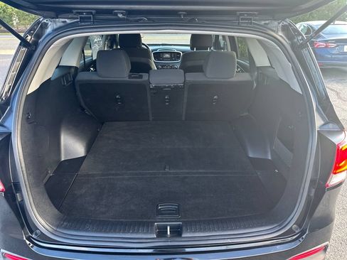 Used 2017 Kia Sorento FWD image 16