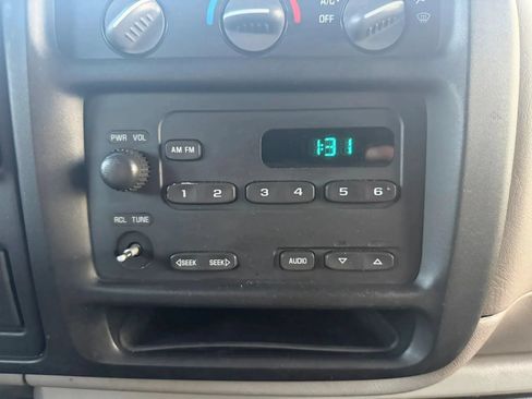 Used 2001 Chevrolet Express 2500 Passenger RWD image 17