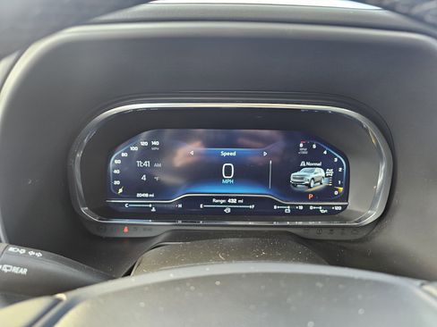 Used 2024 Chevrolet Suburban High Country image 20