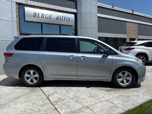 Used 2015 Toyota Sienna LE FWD image 6
