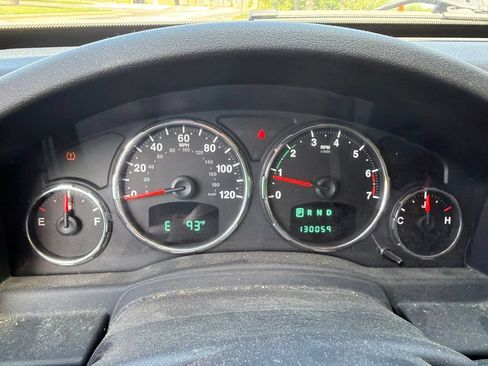 Used 2012 Jeep Liberty Sport AWD/4WD image 6