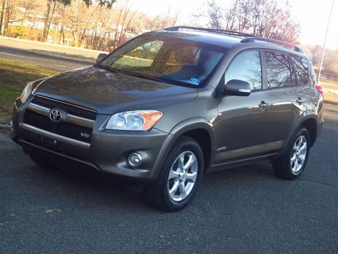 Used 2011 Toyota RAV4 Limited image 25