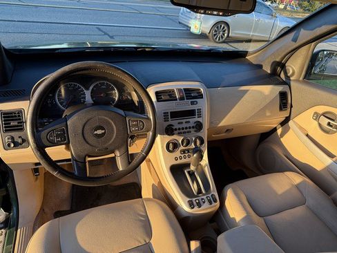 Used 2005 Chevrolet Equinox LT w/ Preferred Equipment Group AWD/4WD image 11