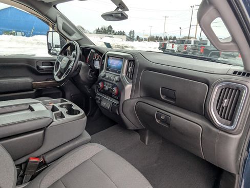 Used 2021 Chevrolet Silverado 2500 LT w/ Convenience Package image 8