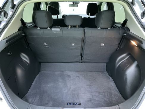 Used 2025 Nissan Leaf S image 27