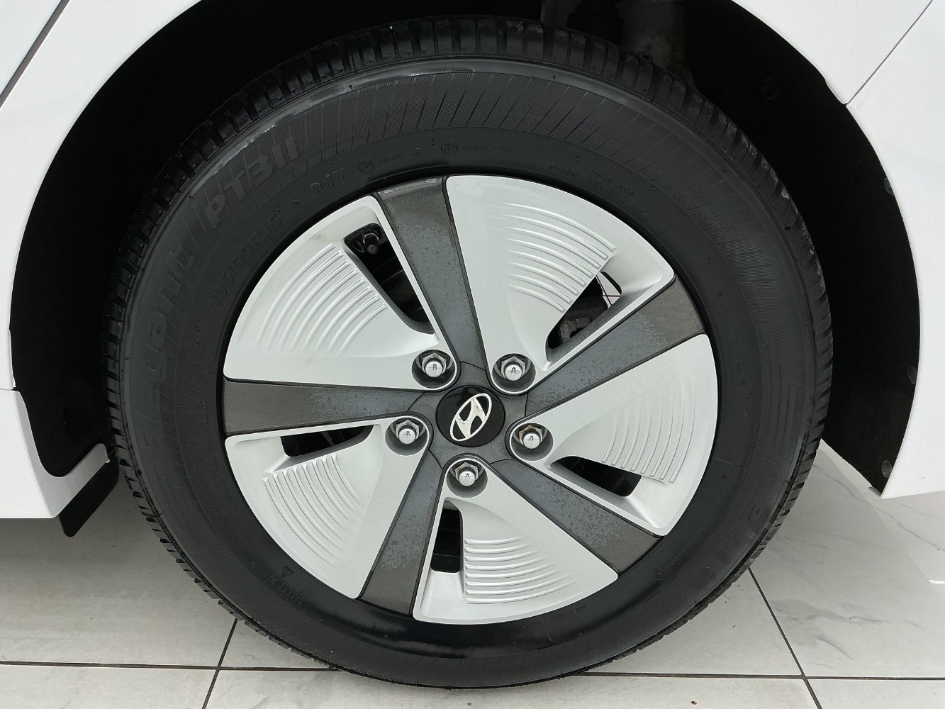 Used 2018 Hyundai Ioniq Blue FWD image 43
