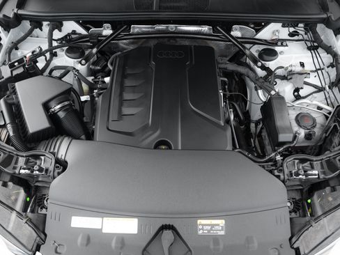 Certified 2025 Audi Q5 Premium AWD/4WD image 29