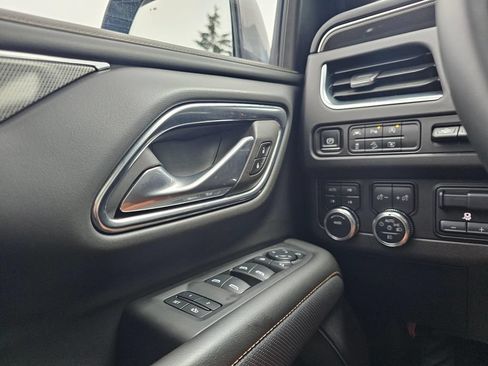 Used 2024 GMC Yukon XL AT4 w/ Technology Package AWD/4WD image 35